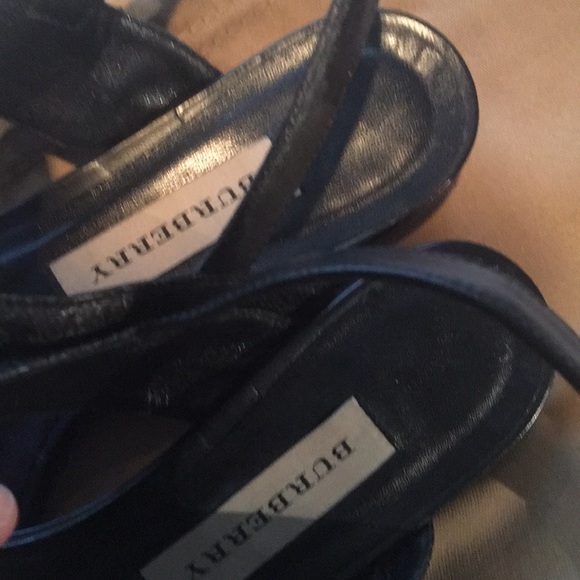 Burberry sandals. In Excellent condition. - Picture 4 of 8